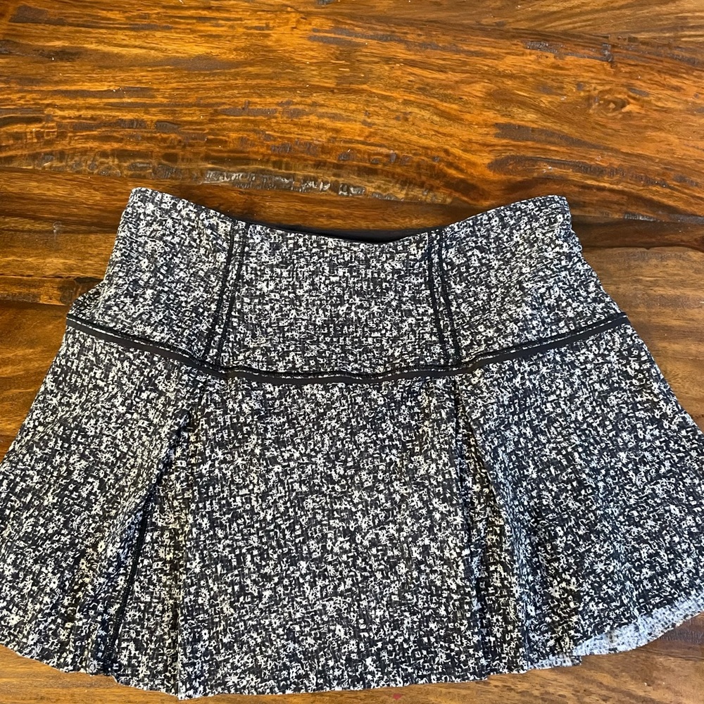Lulu Lemon skirt! Size 6